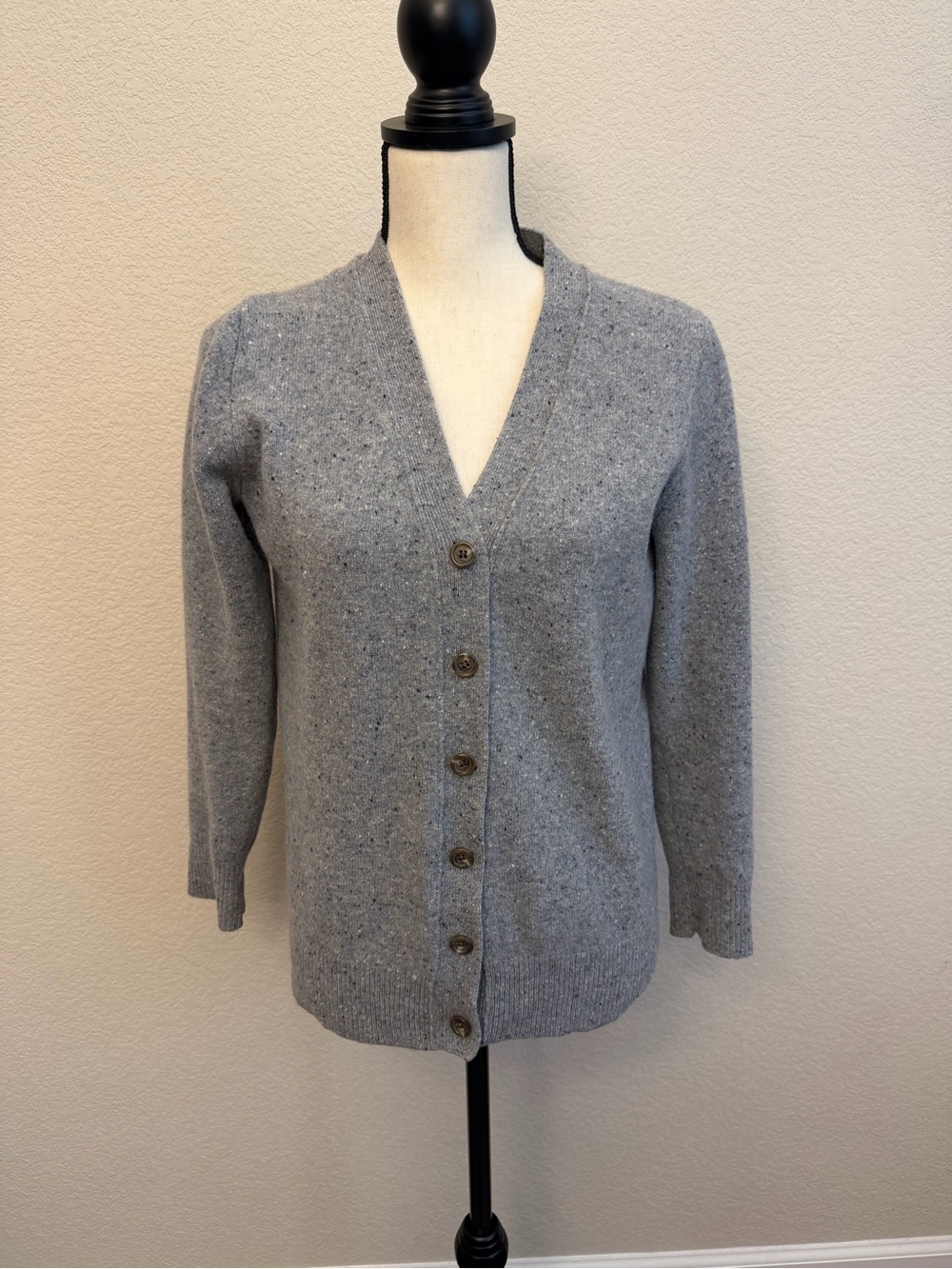 J. Crew Gray speckled blue & white V-Neck Button Cardigan all wool Sz M